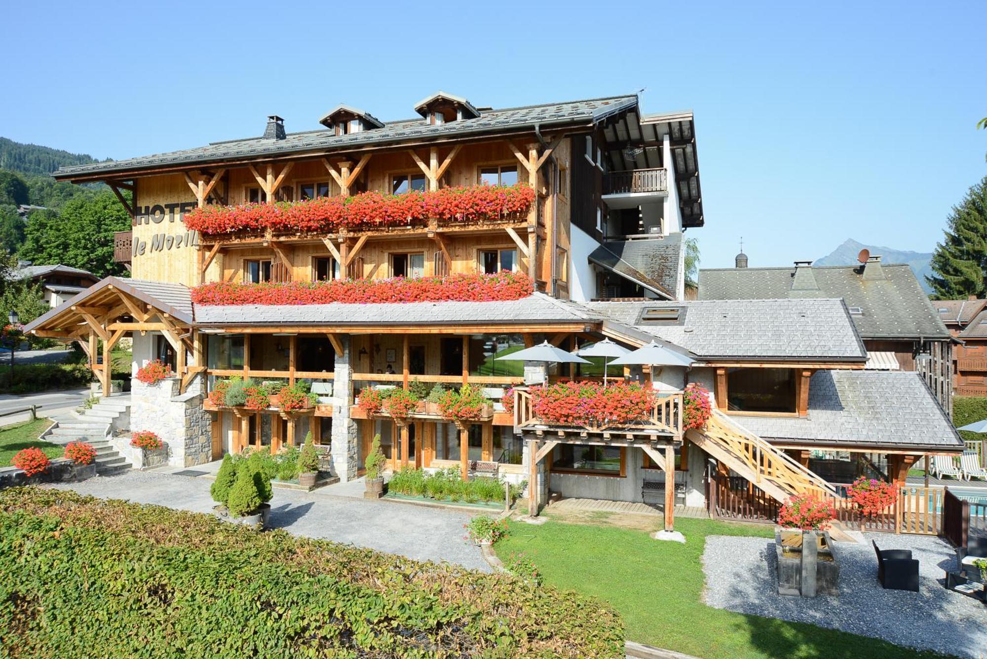 Hotel-Spa Le Morillon Charme & Caractere エクステリア 写真