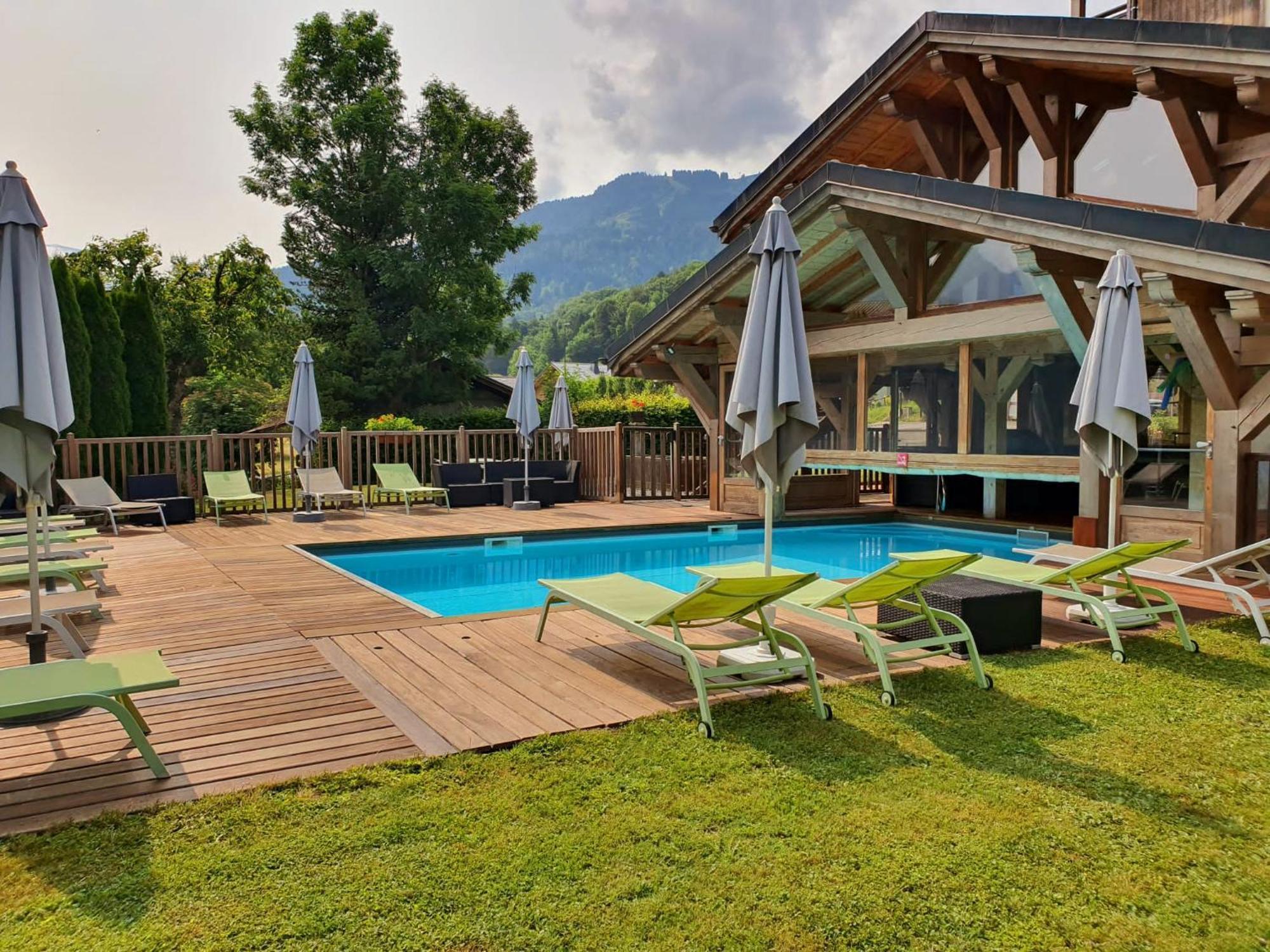 Hotel-Spa Le Morillon Charme & Caractere エクステリア 写真